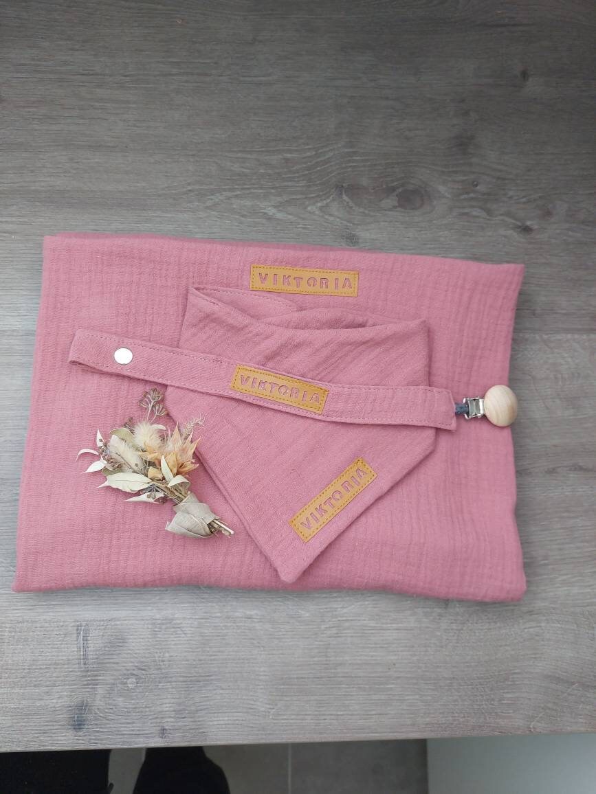 Set Aus Musselintuch, Schnullerband Und Sommerdecke, Personlisierbar, Geschenk Zur Geburt, Baby, Kleinkind von Etsy - Muckisstuff