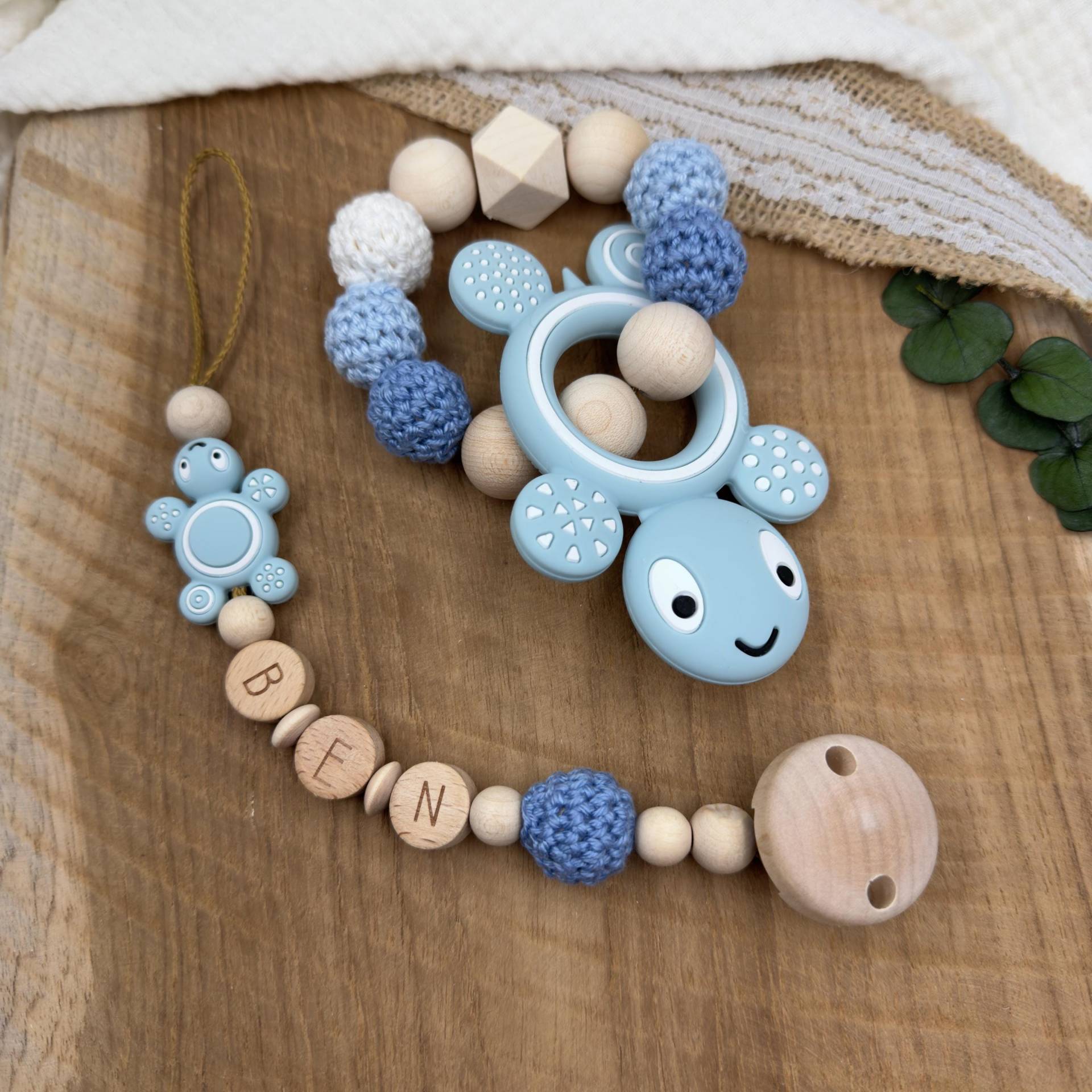 Schnullerkette | Greifling Greifring Schildkröte Blau Baby Junge Geburtsgeschenk Set Babygeschenk Silikon Mit Name Schnullerkette | Greifling Greifring Schildkröte Blau Baby Junge Geburtsgeschenk Set Babygeschenk Silikon Mit Name von Etsy - Mullitante
