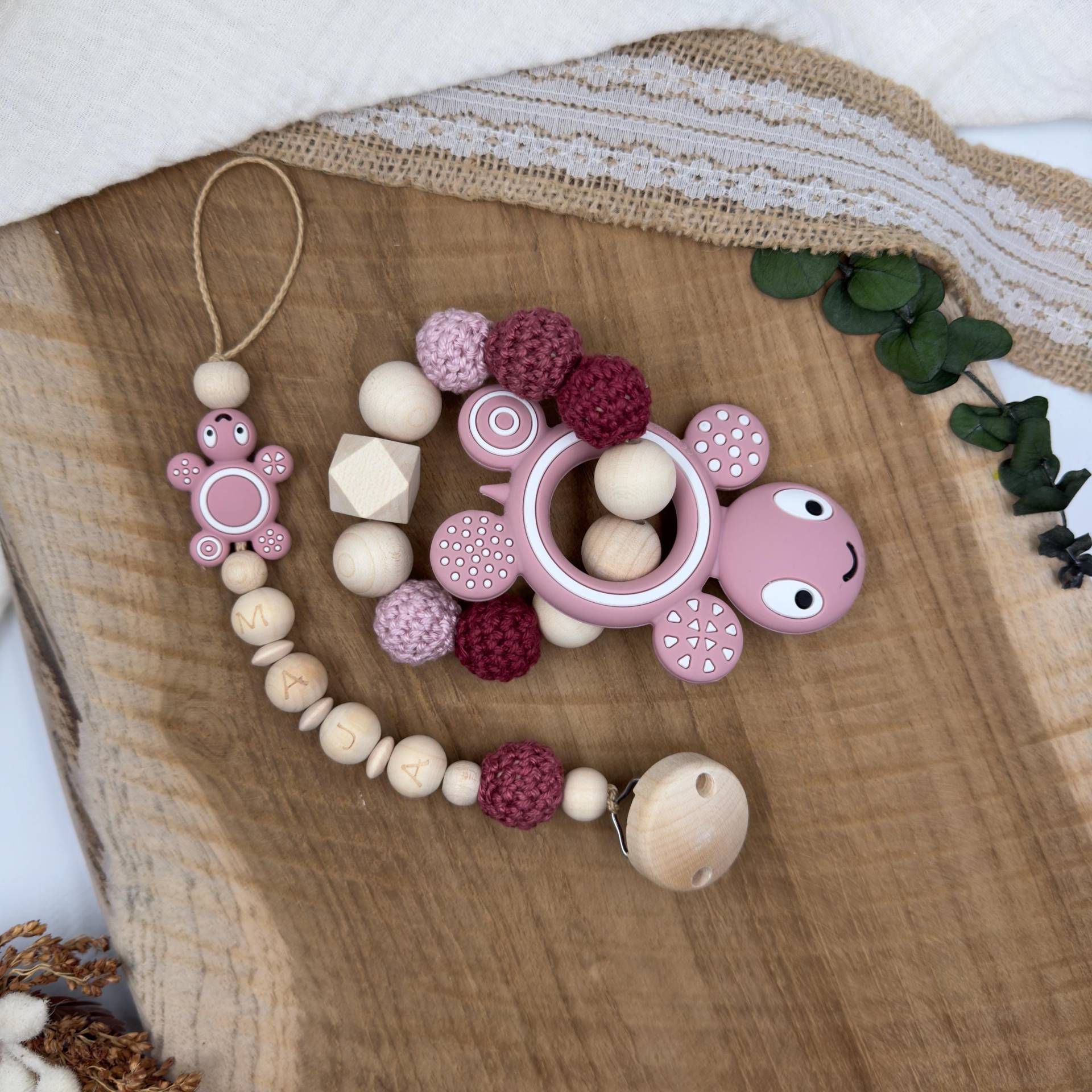 Schnullerkette | Greifling Greifring Schildkröte Rosa Baby Mädchen Geburtsgeschenk Set Babygeschenk Silikon Mit Name Schnullerkette | Greifling Greifring Schildkröte Rosa Baby Mädchen Geburtsgeschenk Set Babygeschenk Silikon Mit Name von Etsy - Mullitante