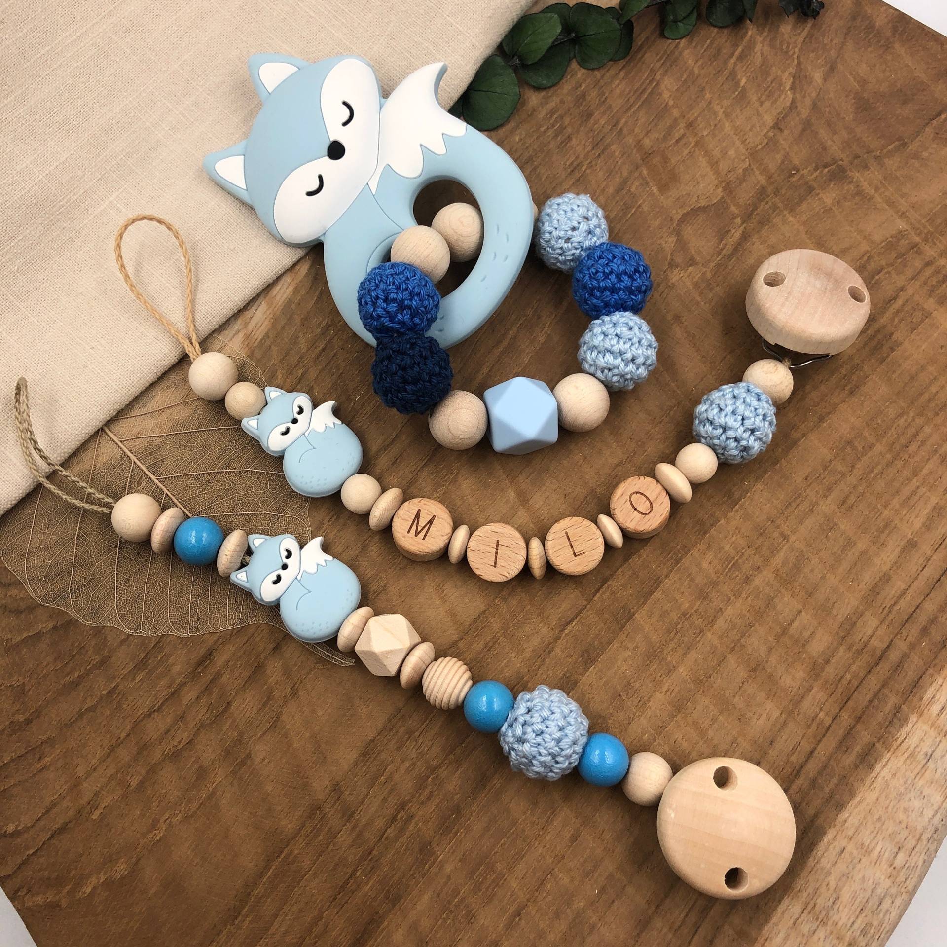 Schnullerkette Mit Name | Greifling Greifring Fuchs Blau Baby Junge Set Geburtsgeschenk Babygeschenk Silikon Taufe Schnullerkette Mit Name | Greifling Greifring Fuchs Blau Baby Junge Set Geburtsgeschenk Babygeschenk Silikon Taufe von Etsy - Mullitante