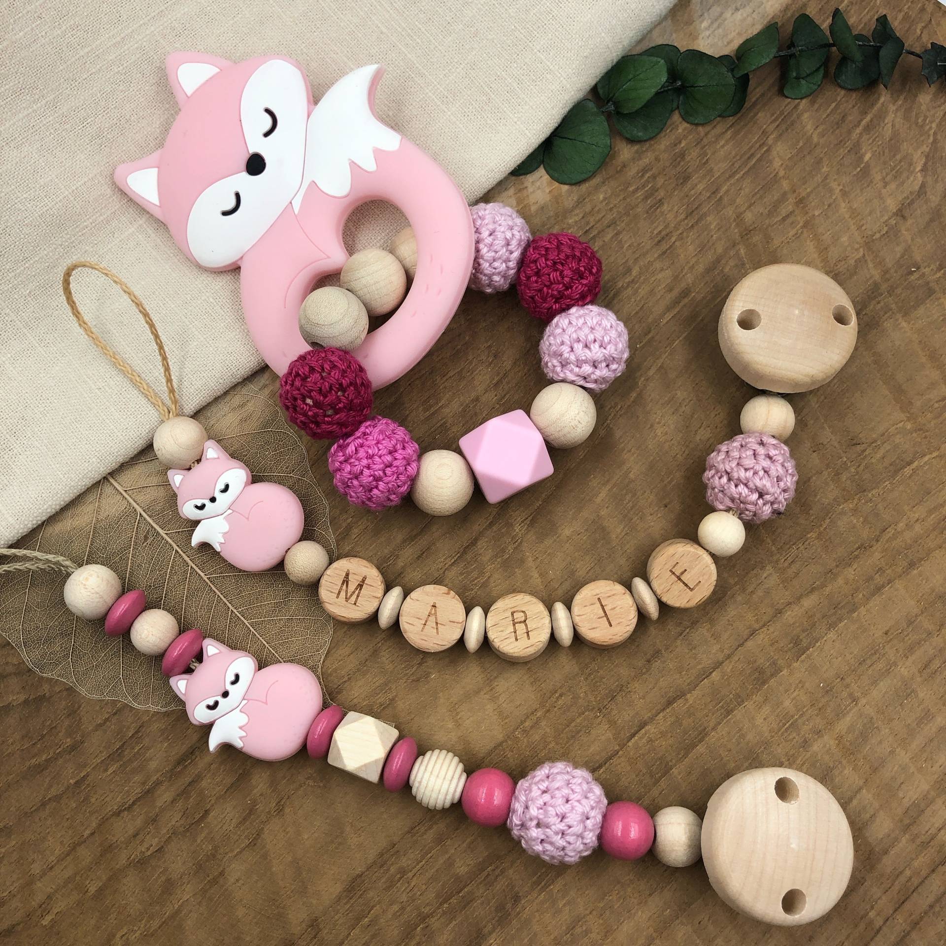 Schnullerkette Mit Name | Greifling Greifring Fuchs Rosa Baby Set Mädchen Geburtsgeschenk Babygeschenk Silikon Taufe Schnullerkette Mit Name | Greifling Greifring Fuchs Rosa Baby Set Mädchen Geburtsgeschenk Babygeschenk Silikon Taufe von Etsy - Mullitante