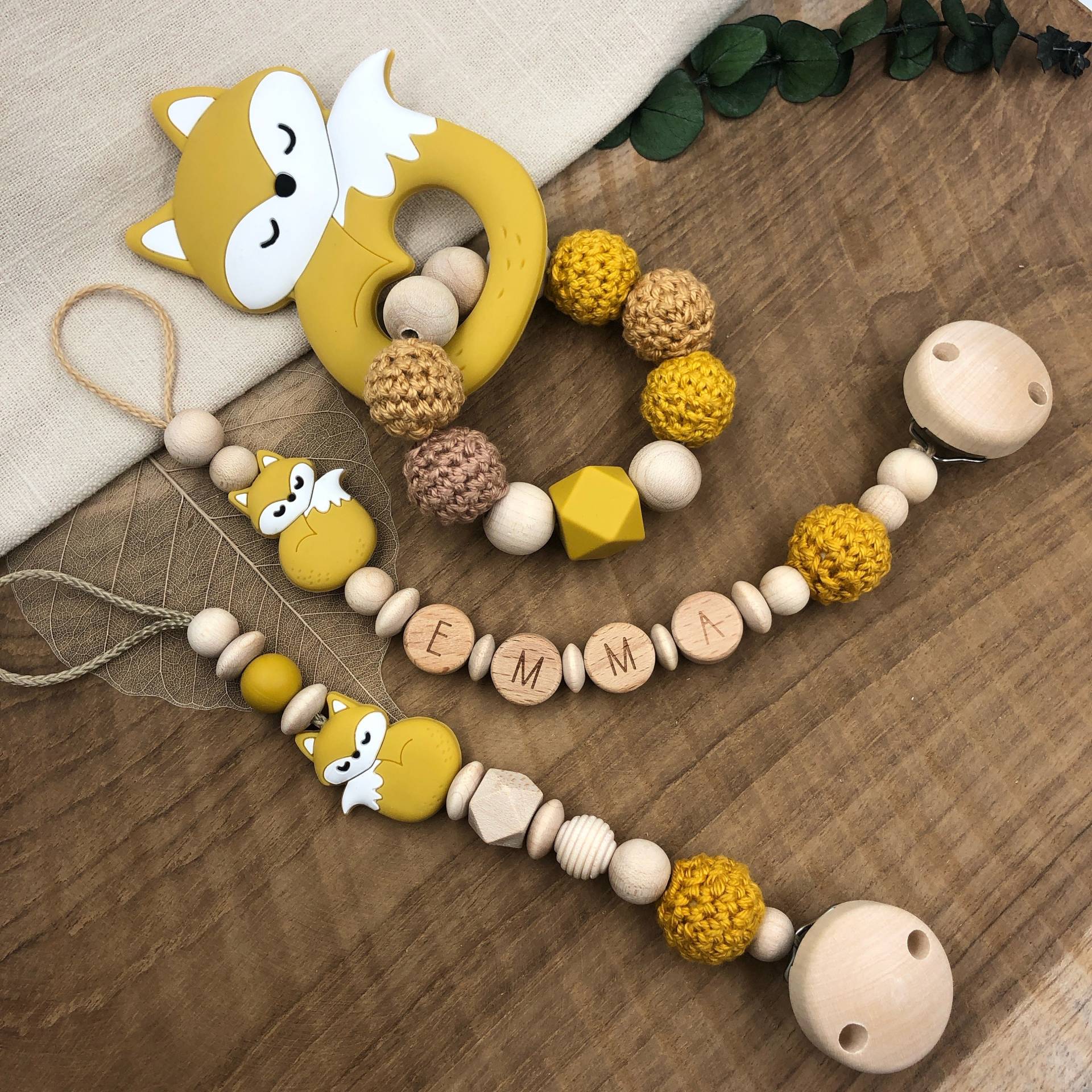 Schnullerkette Mit Name | Greifling Greifring Fuchs Senf Baby Junge Mädchen Geburtsgeschenk Babygeschenk Silikon Taufe Schnullerkette Mit Name | Greifling Greifring Fuchs Senf Baby Junge Mädchen Geburtsgeschenk Babygeschenk Silikon Taufe von Etsy - Mullitante