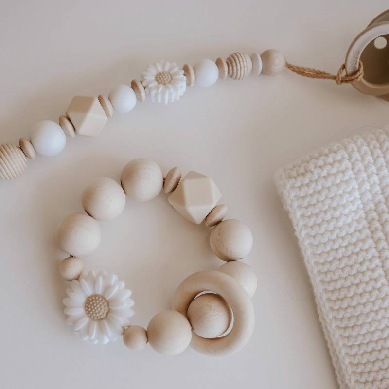 Schnullerkette Ohne Name | Greifling Greifring Blume Weiß Baby Junge Mädchen Geburtsgeschenk Babygeschenk Silikon Taufe von Etsy - Mullitante