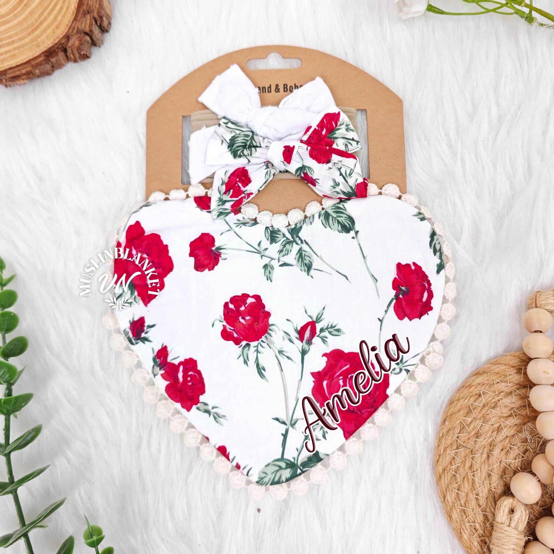 Boho Blumen Personalisierte Baby Mädchen Lätzchen & Stirnband Set, Gesticktes Lätzchen, Rotes Herz Valentines Babyparty Geschenk Rüschen von Etsy - MuslinblanketVN