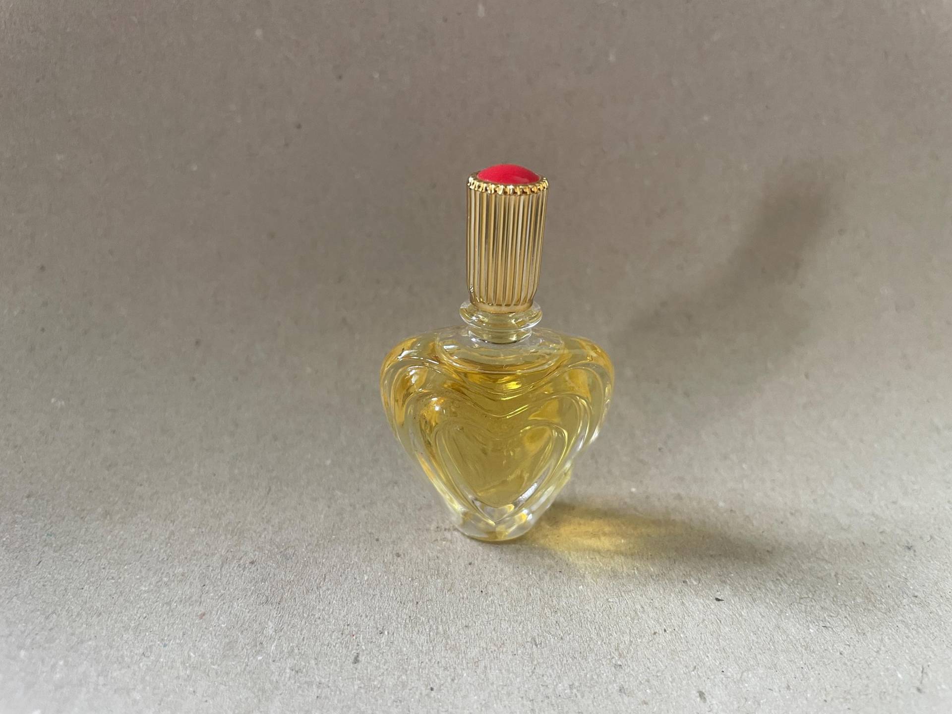 Escada Margaretha Ley Vintage Mini Parfüm Flasche 0.3 Oz 4 Ml Eau De Parfum Escada Margaretha Ley Vintage Mini Parfüm Flasche 0.3 Oz 4 Ml Eau De Parfum von Etsy - MyLittleScents