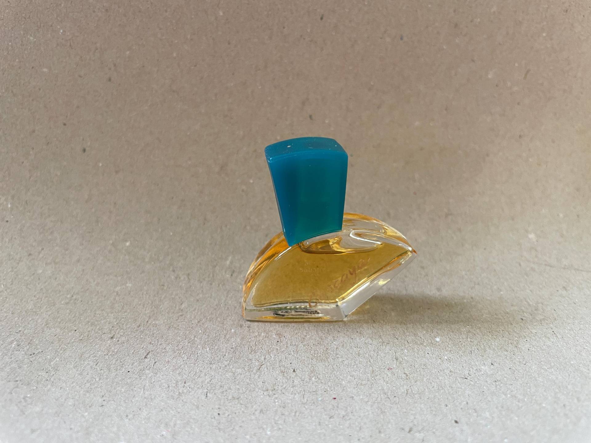 Gabriela Sabatini Cascaya Vintage Mini Parfüm 3 Ml Eau De Toilette von Etsy - MyLittleScents