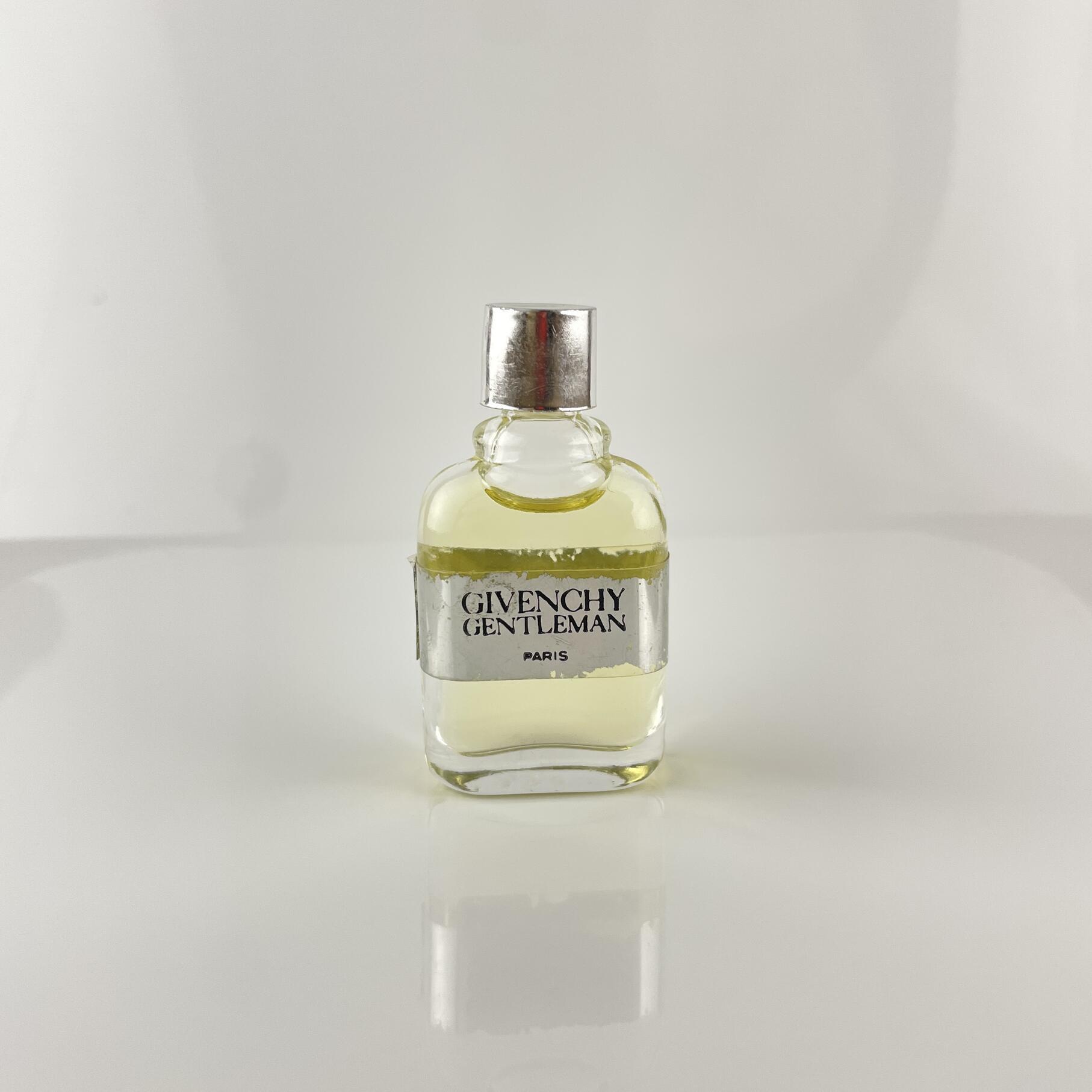 Gegebener Gentleman Vintage Mini Parfüm 0.1 Oz 3 Ml Eau De Toilette Gegebener Gentleman Vintage Mini Parfüm 0.1 Oz 3 Ml Eau De Toilette von Etsy - MyLittleScents