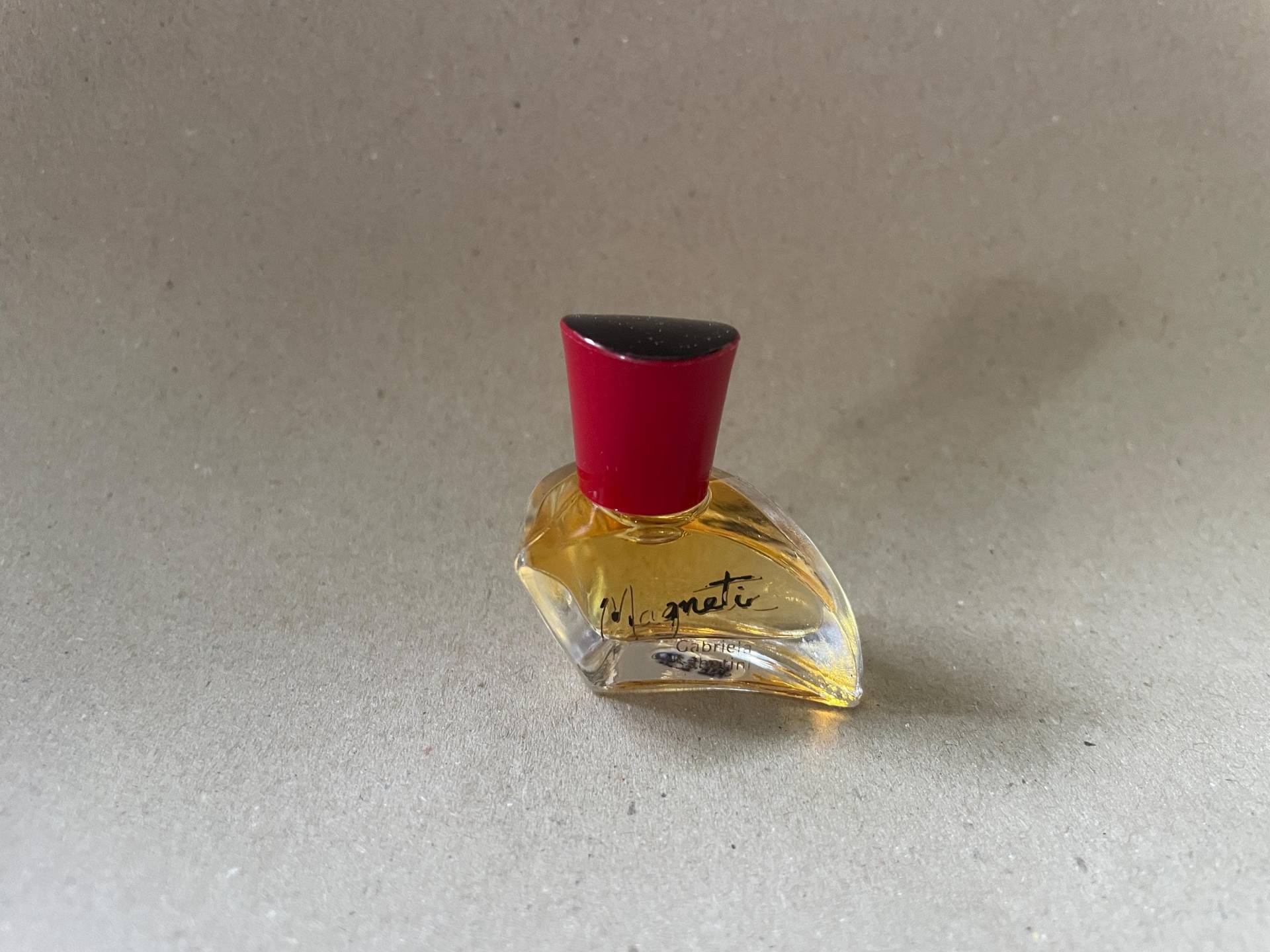 Vintage Mini Parfüm Gabriela Sabatini Magnetisch 0, 1 Oz 3 Ml Eau De Toilette von Etsy - MyLittleScents