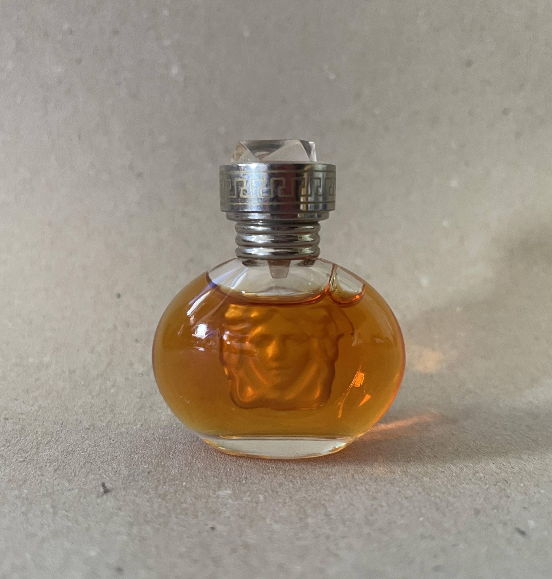 Vintage Mini Parfüm Versace Blonde 0, 5 Ml Eau De Toilette Miniature von Etsy - MyLittleScents