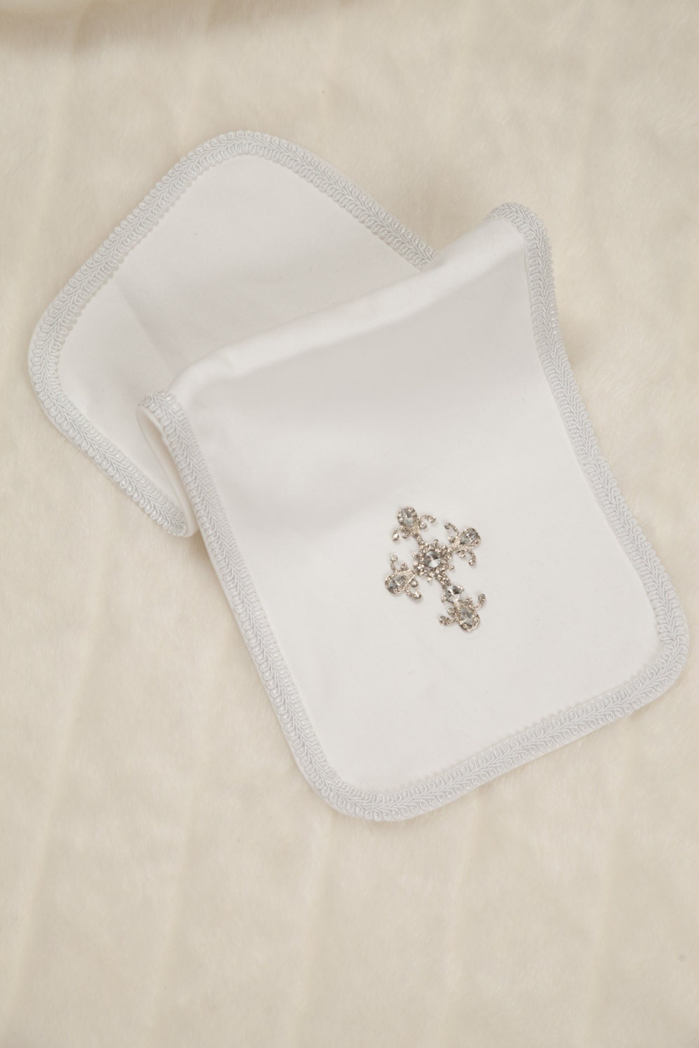 Baby Spucktuch Mit Strass Kreuz von Etsy - MyLolliflopsLLC
