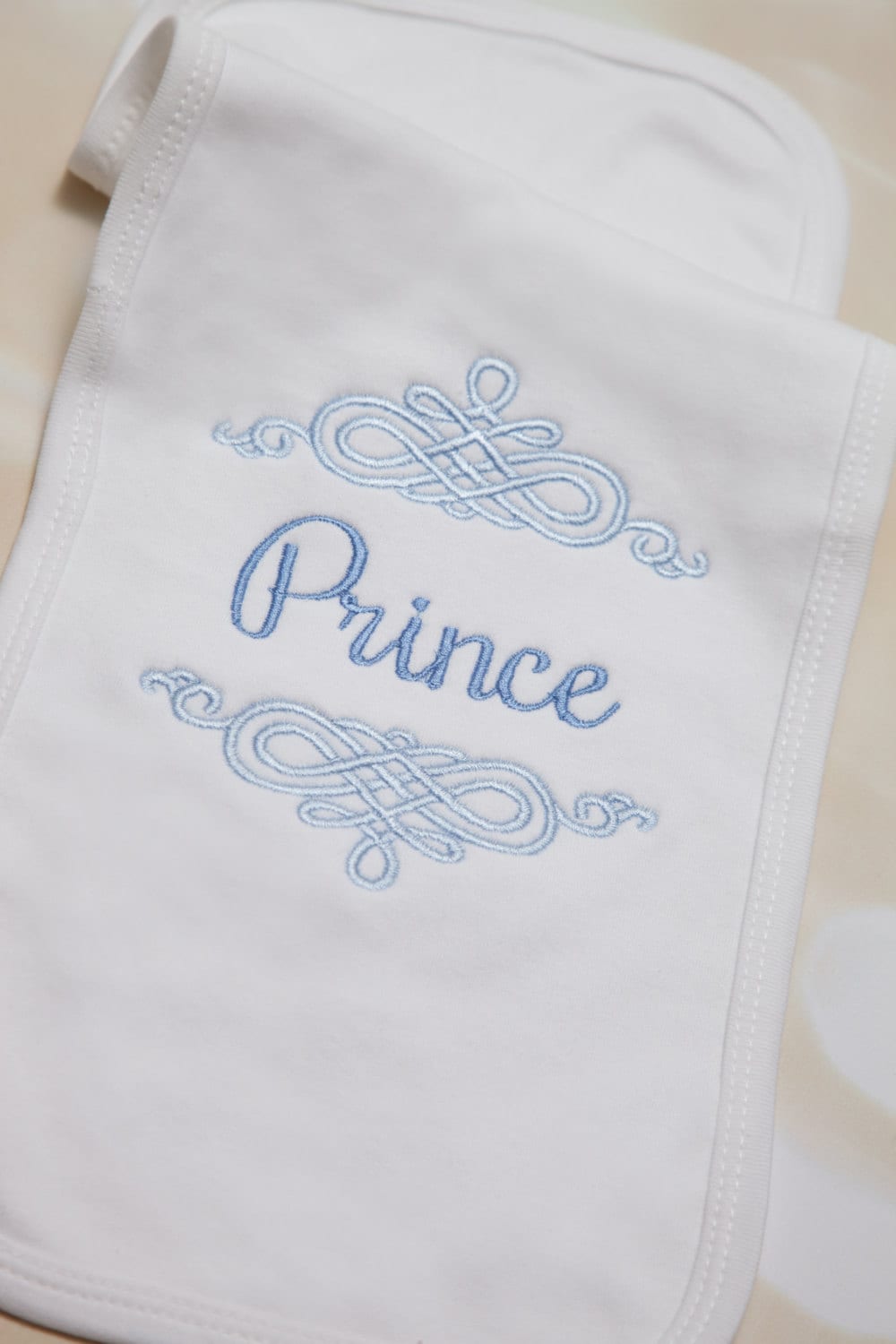Bestickte Weiße Spucktuch Baby Boy Personalisierte Rahmen von Etsy - MyLolliflopsLLC