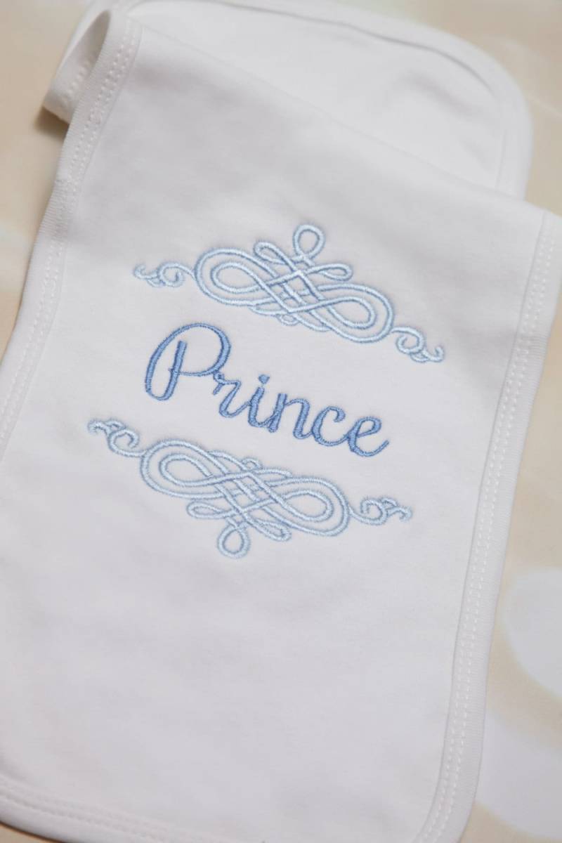 Bestickte Weiße Spucktuch Baby Boy Personalisierte Rahmen von Etsy - MyLolliflopsLLC