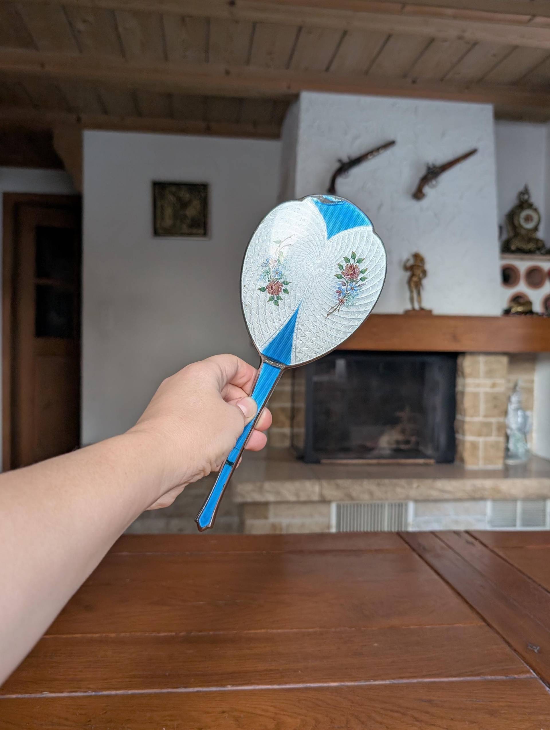 Art-Deco-Handspiegel Aus Blau-Weißem Guilloche-Email Mit Floralem Detail Für Eitelkeitsdekor von Etsy - MySwissFinds