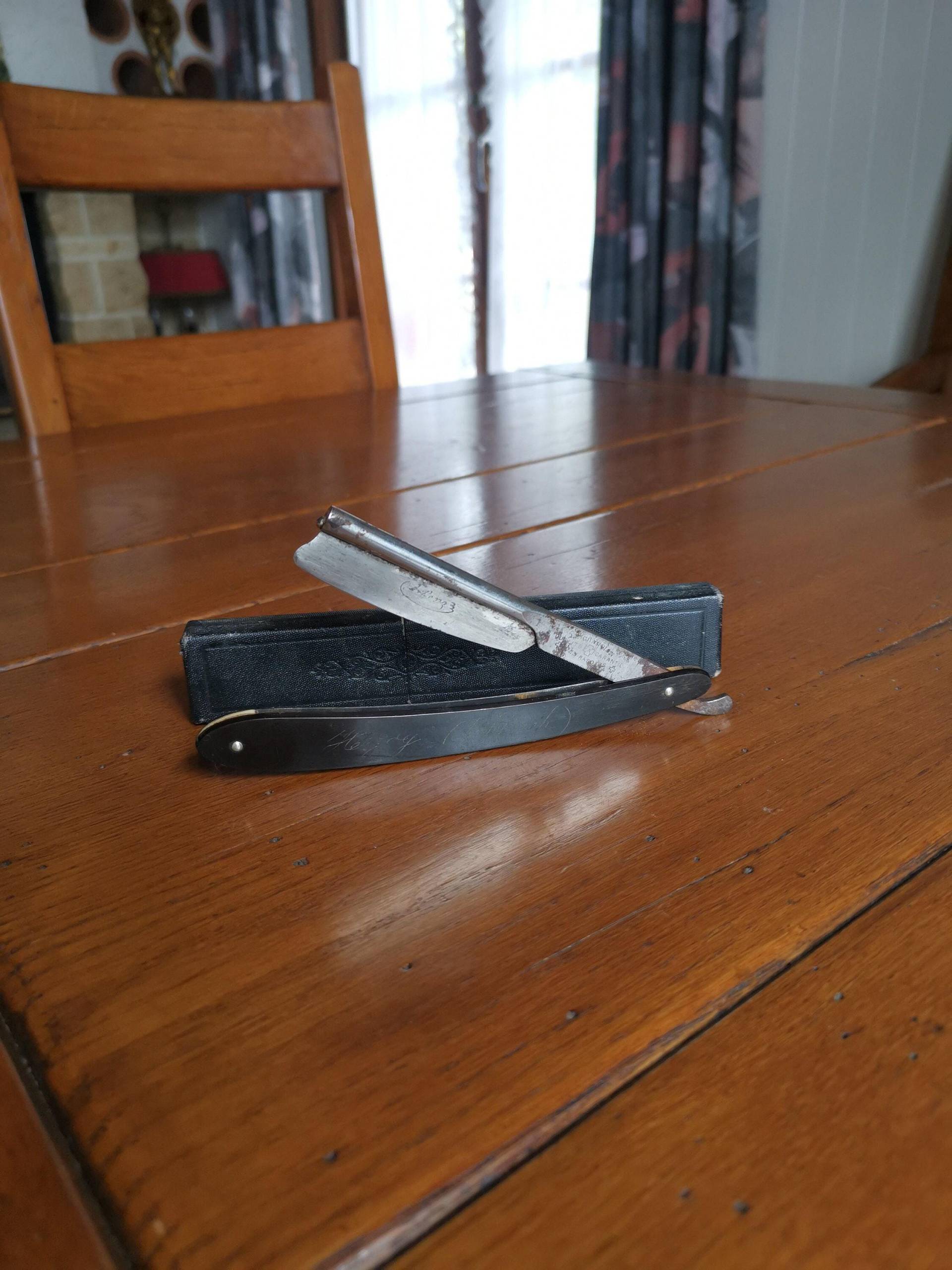 Vintage Braunes Schweizer Barbier Rasiermesser Mit Sehr Scharfer Klinge in Original Verpackung Aus Karton von Etsy - MySwissFinds