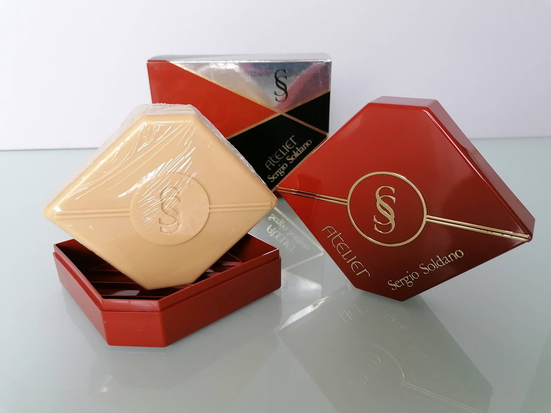 Vintage Parfüm Seife Für Frauen Atelier Sergio Soldano 150 Gr/4, 25 Oz Mit Seifenschale von Etsy - MyVintageGadgets