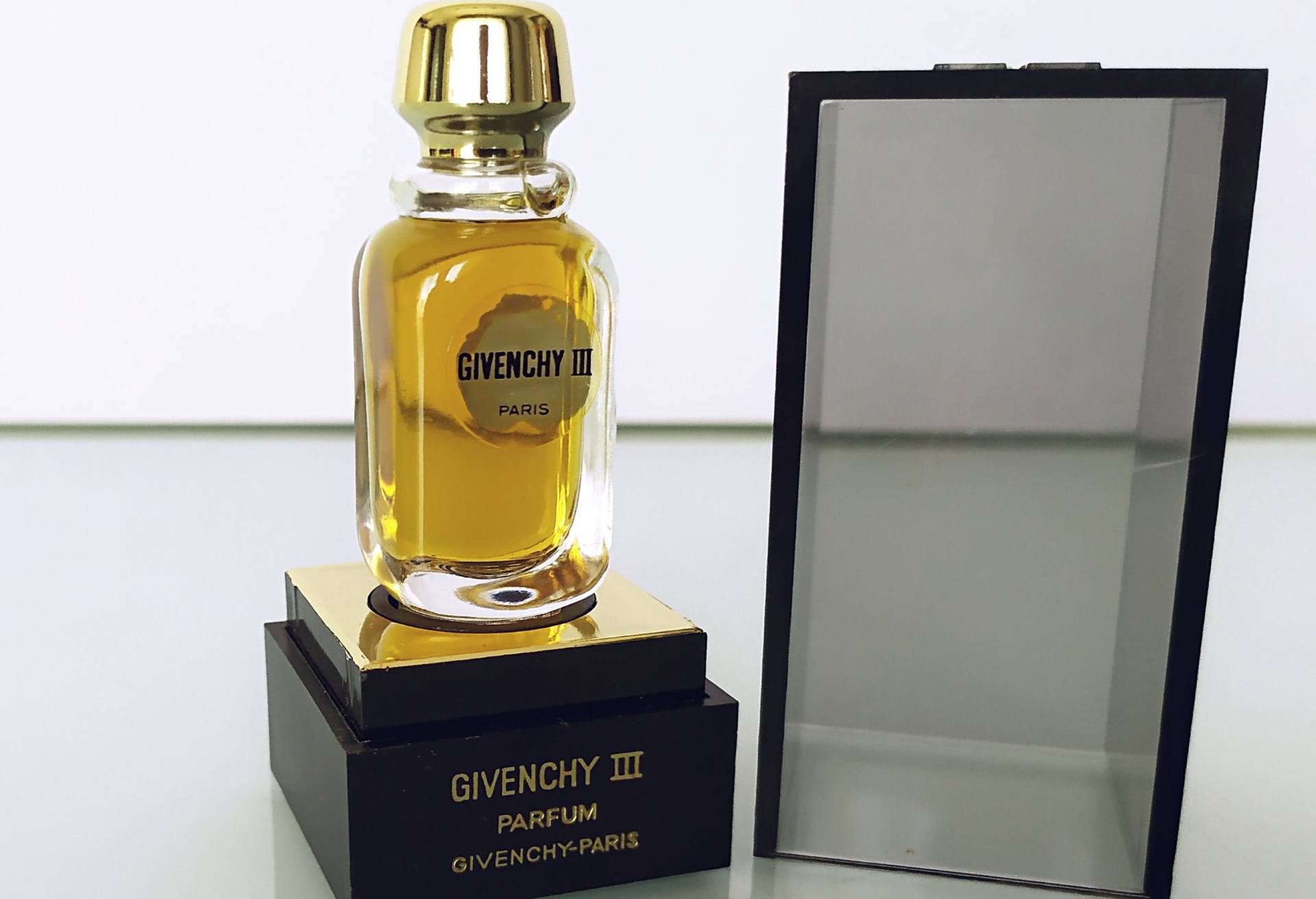 Vintage "'givenchy Iii'' Parfum /Extrait 1/4 Fl.oz/7, 5 Ml Versiegelt, Damen Perfum Pre Barcode 70Er Vintage "'givenchy Iii'' Parfum /Extrait 1/4 Fl.oz/7, 5 Ml Versiegelt, Damen Perfum Pre Barcode 70Er von Etsy - MyVintageGadgets