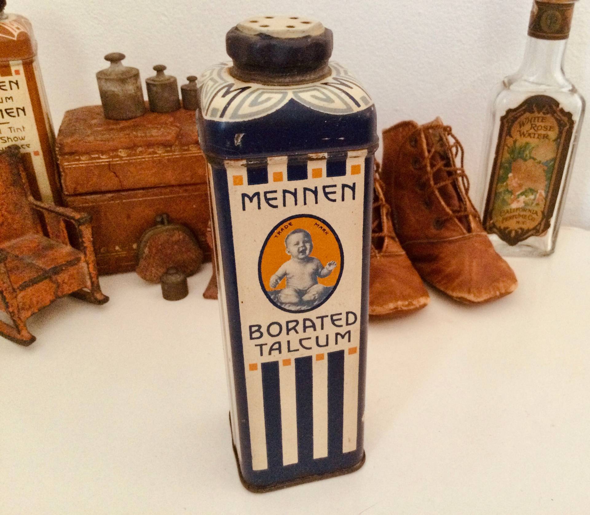 Volles Vintage Pulvermennen Talcum Für Männer Blechdose Metall-Shaker-Sammlerstück Bauernhaus-Salonhütte-Badezimmereitelkeit von Etsy - Mymillienroses