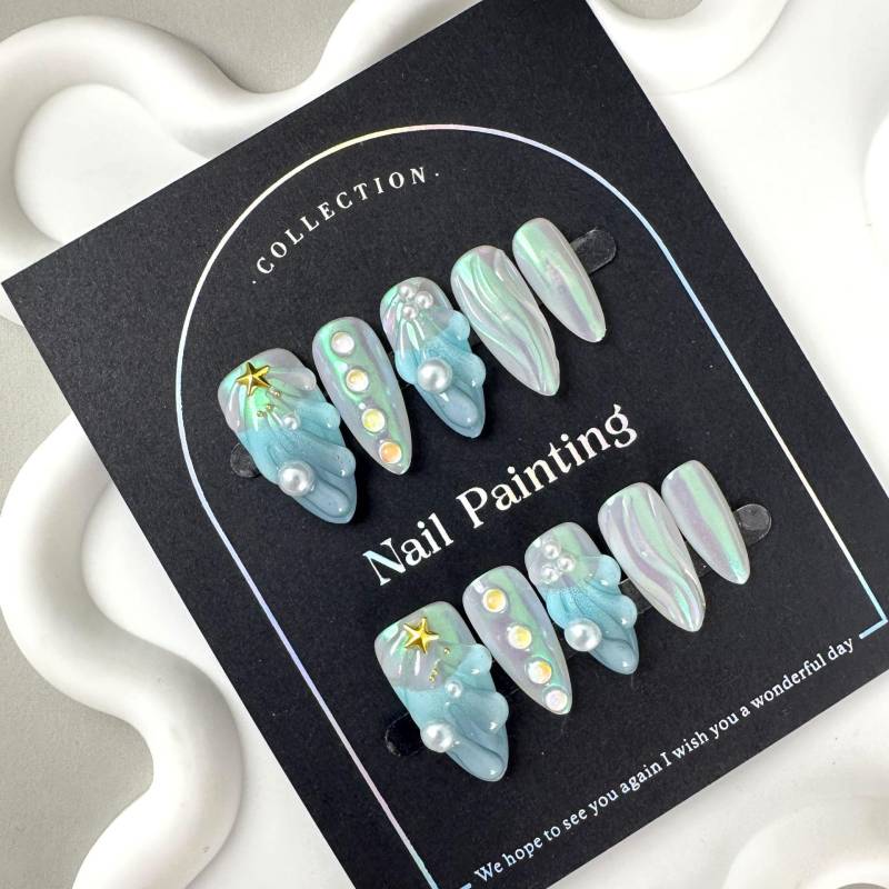 Mermaid Pearl Press On Nails | Iridescent Blue 3D Sea Shell Nail Art Ocean Fantasy Handmade Set von Etsy - MystCharms