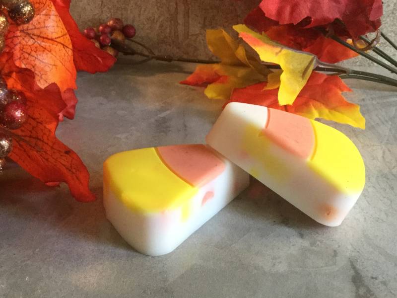 Candy Corn Und Duftende Halloween Double Butter Handgefertigte Seifen-Sets Von 2 von Etsy - MysticMerchantGifts