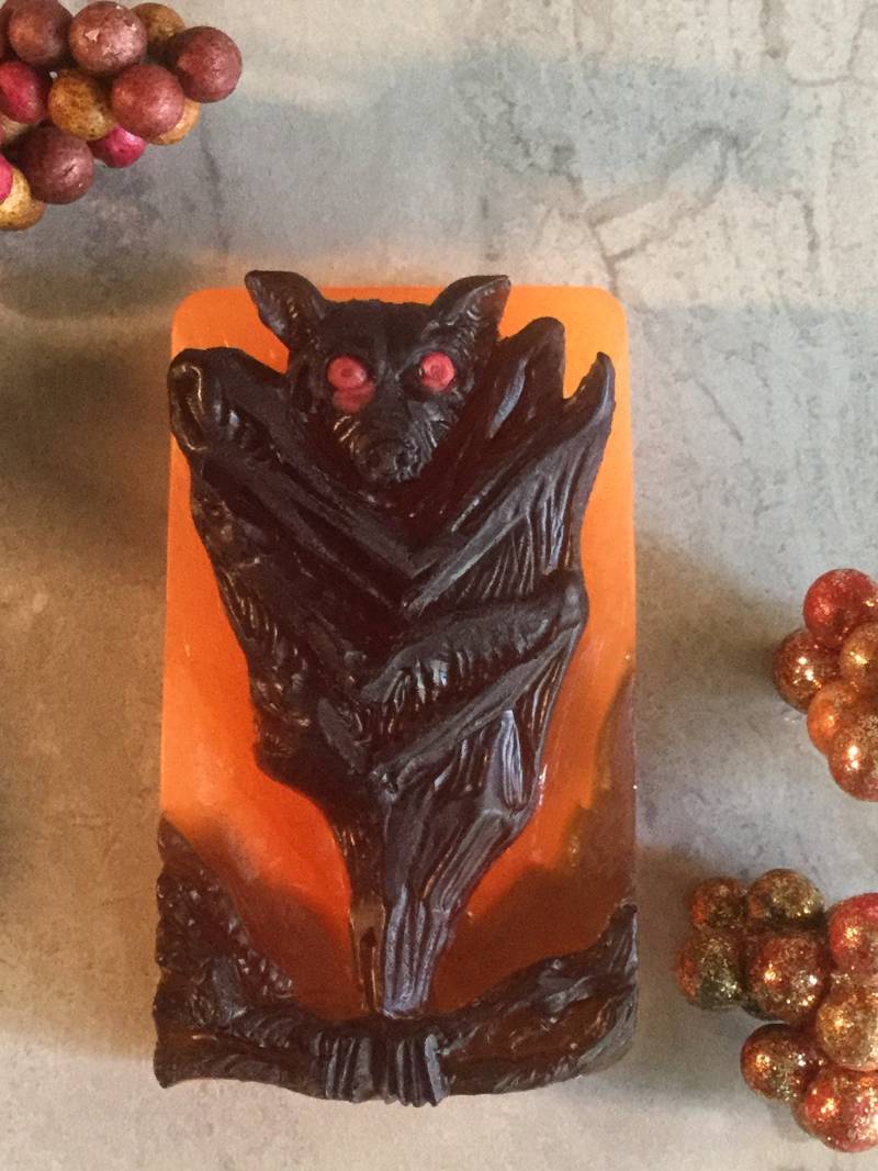 Duftende Halloween Fledermaus Handgefertigte Glycerin Seife Duftende Halloween Fledermaus Handgefertigte Glycerin Seife von Etsy - MysticMerchantGifts