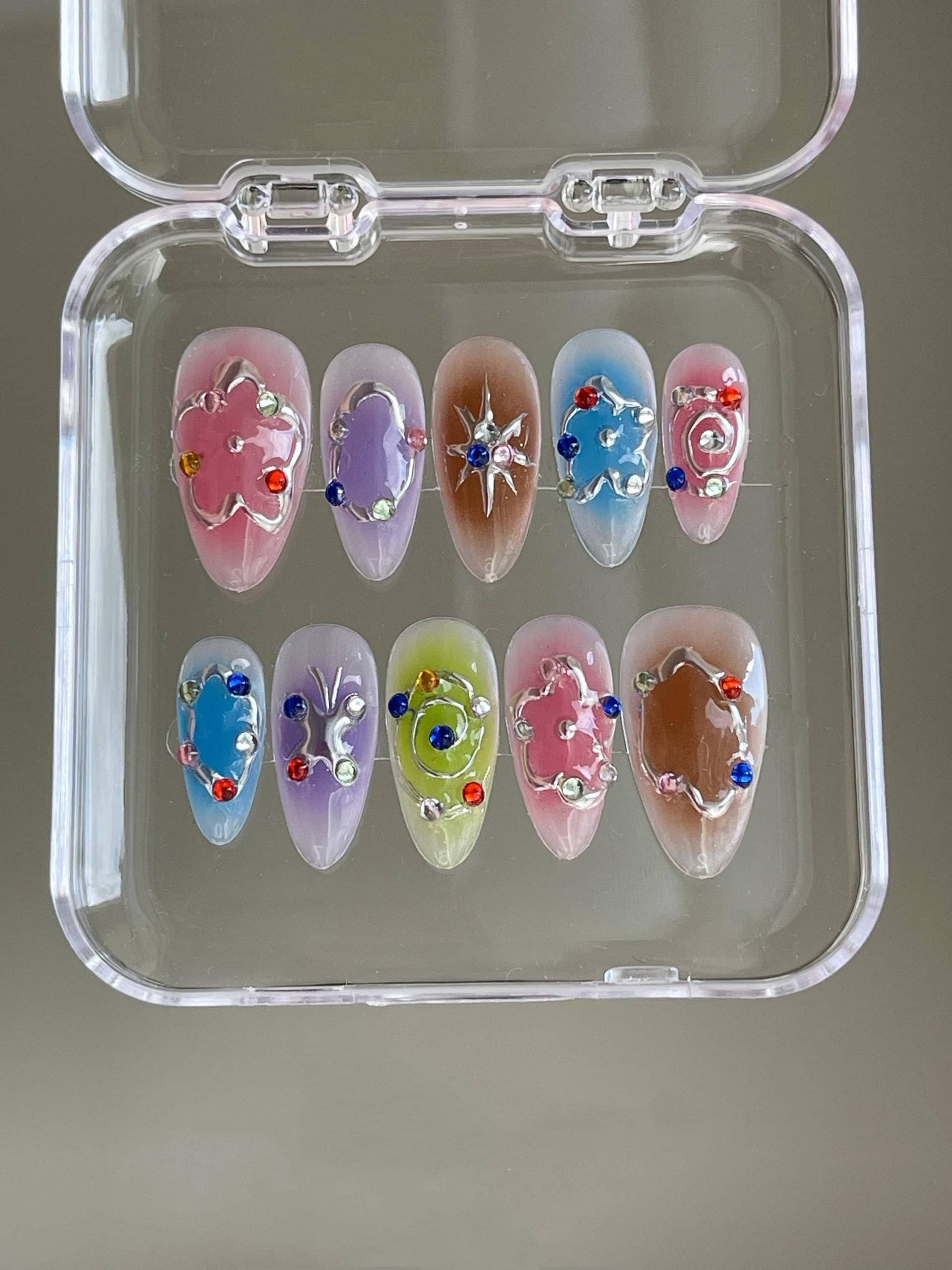 Ombre Graffiti Press On Nails Handgemachte Künstliche Acrylgelnägel Ombre Graffiti Press On Nails Handgemachte Künstliche Acrylgelnägel von Etsy - MythicalNailart