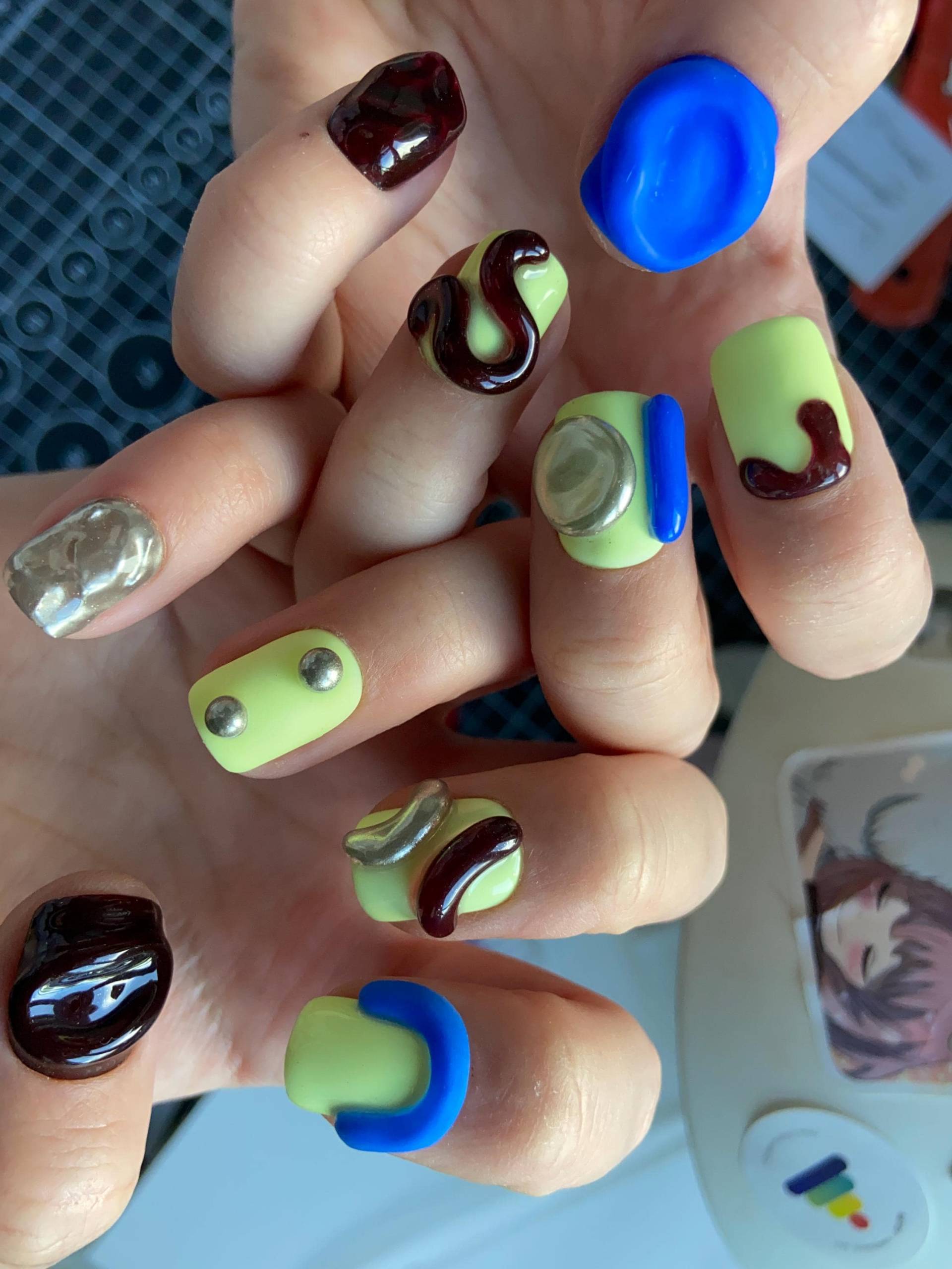 Chunky Press-On Nails Im Naiven Stil Chunky Press-On Nails Im Naiven Stil von Etsy - NETOY