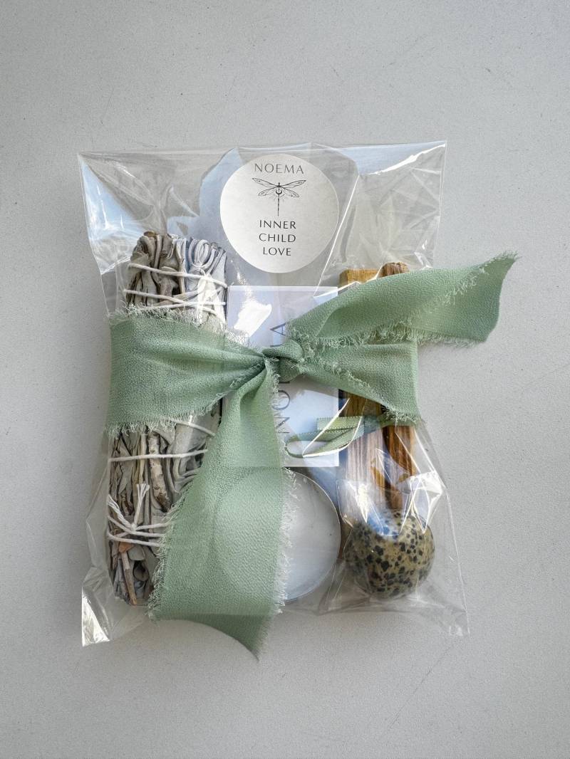 Ritual Box Inner Child Love Ritual Box Inner Child Love von Etsy - NOEMAMOMENTS