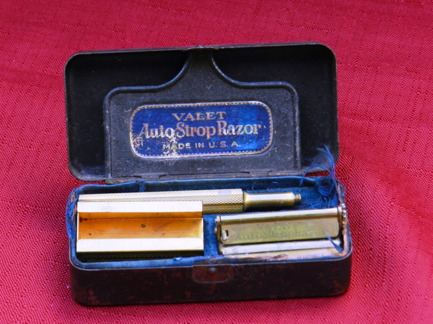 Vintage Valet Auto Streichriemen 04701 in Original Metalltasche von Etsy - NWAttic