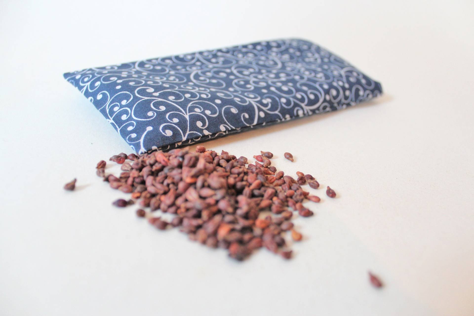 Augenkissen Zum Meditieren Und Entspannen Mit Traubenkernen Lavendel | Optional Augenkissen Zum Meditieren Und Entspannen Mit Traubenkernen Lavendel | Optional von Etsy - Naehdusa