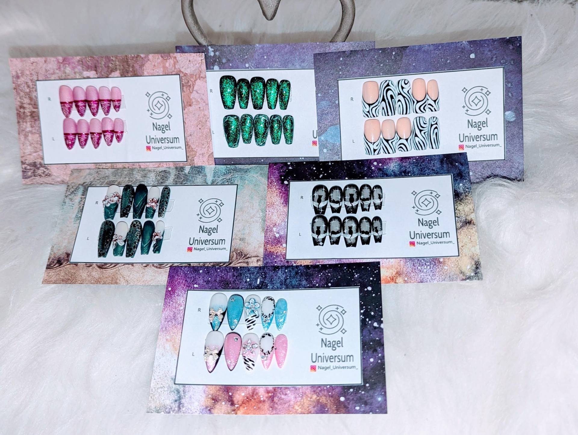 2 Sets Mystery Press On Nägel Blind Box , Überraschungsbox Handgemachte Gel-Nägel Anspruchsvolle Und Stilvolle Nagelsets Mit Geschenk 2 Sets Mystery Press On Nägel Blind Box , Überraschungsbox Handgemachte Gel-Nägel Anspruchsvolle Und Stilvolle Nagelsets Mit Geschenk von Etsy - NagelUniversum