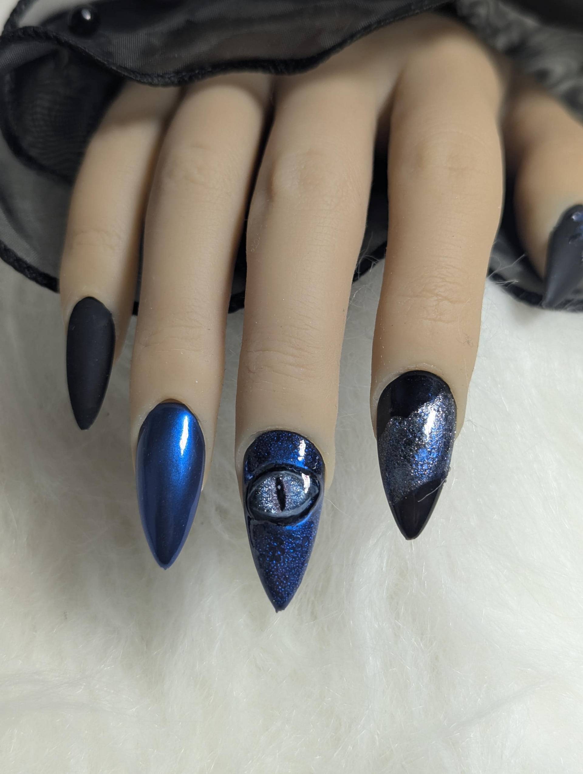 Einzigartiges Gothic-Nagelset "Ruf Des Drachen" | Mit Liebe Handgefertigt Verleihe Deinem Stil Eine Mysteriöse Note , Press On Nails Einzigartiges Gothic-Nagelset "Ruf Des Drachen" | Mit Liebe Handgefertigt Verleihe Deinem Stil Eine Mysteriöse Note , Press On Nails von Etsy - NagelUniversum
