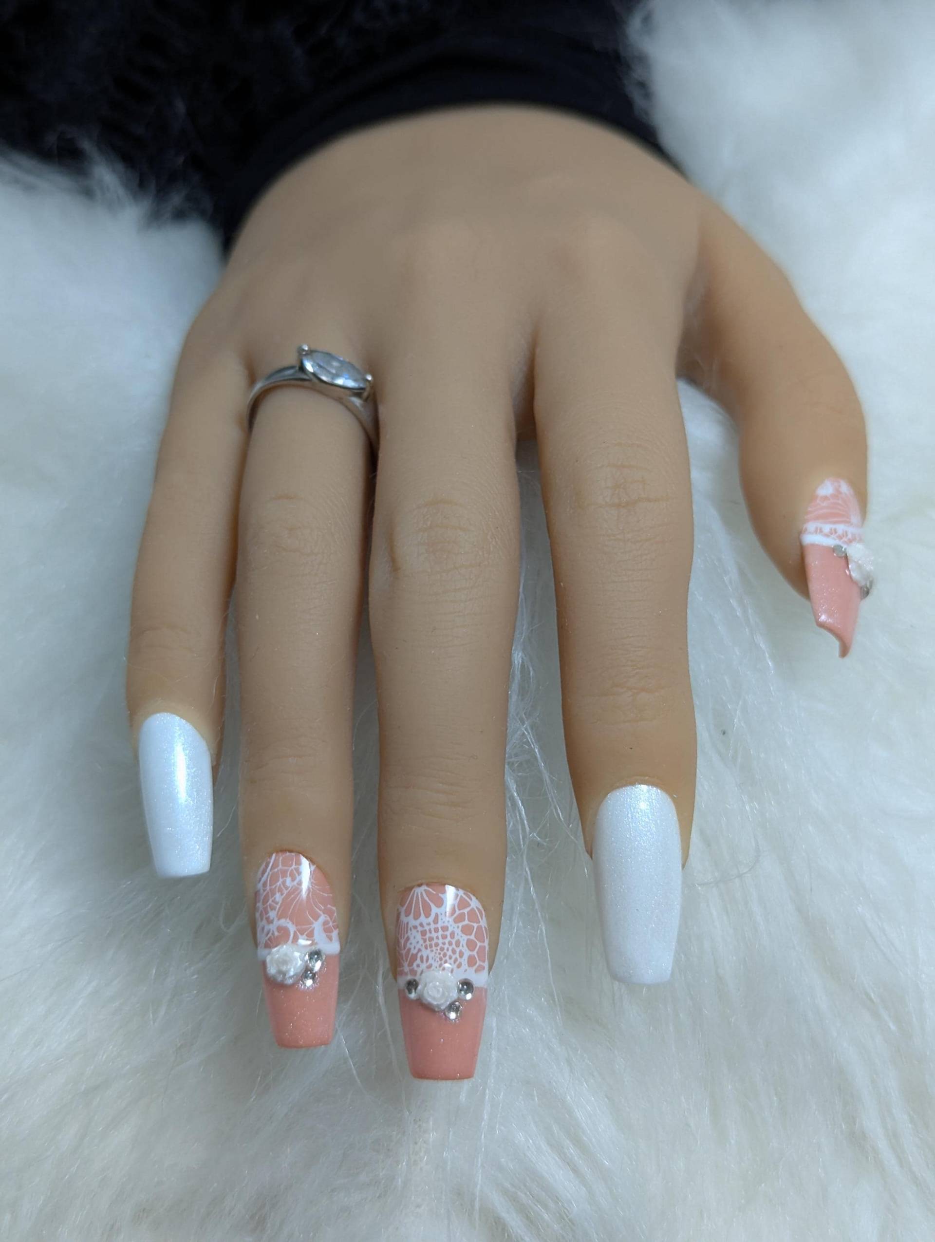 Press On Nails Set/Nägel Gelnägel /Kunstnägel Rosa Mit Spitze Blumen von Etsy - NagelUniversum