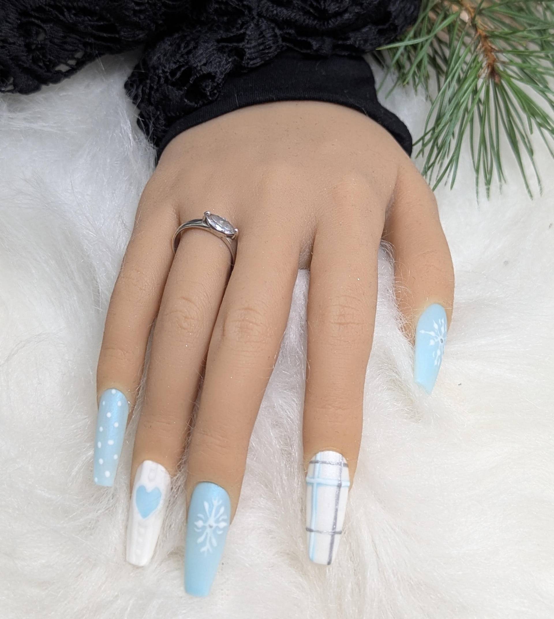 Weihnachtsnägel/Winter Nails Press On Set Nägel Gelnägel /Kunstnägel Hellblau Schneeflocken Herz Weihnachtsnägel/Winter Nails Press On Set Nägel Gelnägel /Kunstnägel Hellblau Schneeflocken Herz von Etsy - NagelUniversum