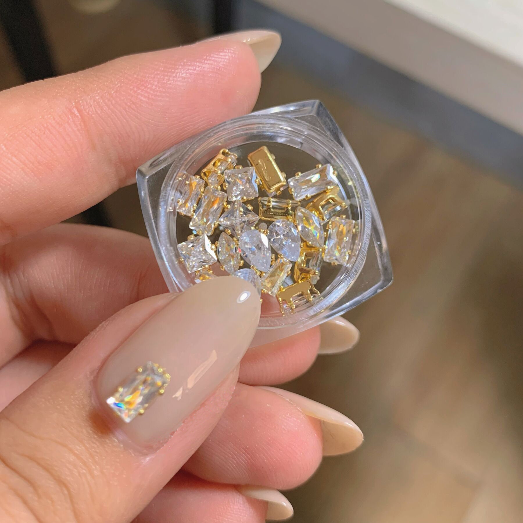 1Jar Nail Art Mix Größen Designs Gold Und Silber Zirkon Stein Metall Deko Quadratisch Tropfen Rechteck Form Bj93 1Jar Nail Art Mix Größen Designs Gold Und Silber Zirkon Stein Metall Deko Quadratisch Tropfen Rechteck Form Bj93 von Etsy - NailAngel2019