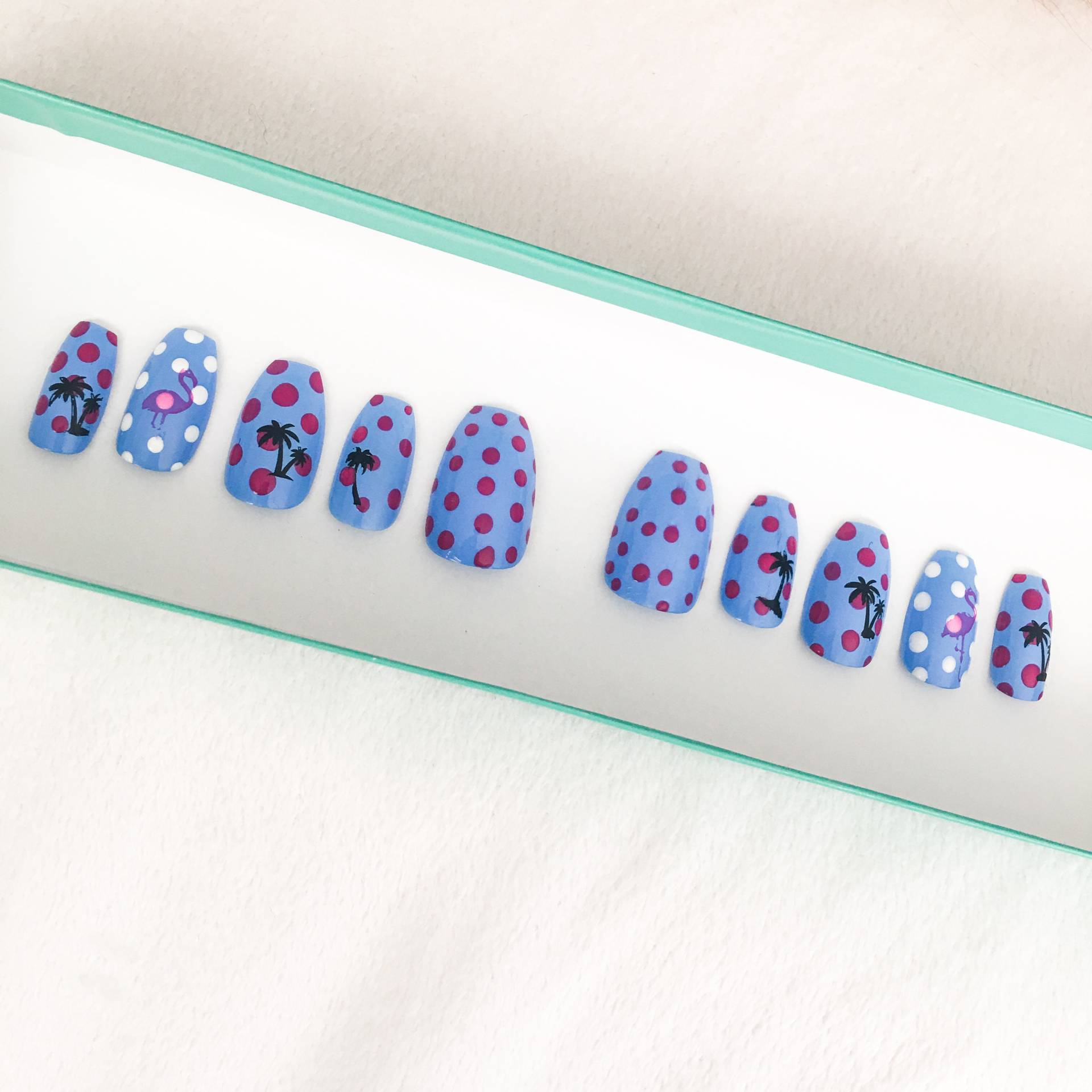 Polka Dot Flamingo Drücken Sie Auf Die Nägel | Individuelle, Kurze Fake Polka Dot Flamingo Drücken Sie Auf Die Nägel | Individuelle, Kurze Fake von Etsy - NailBella