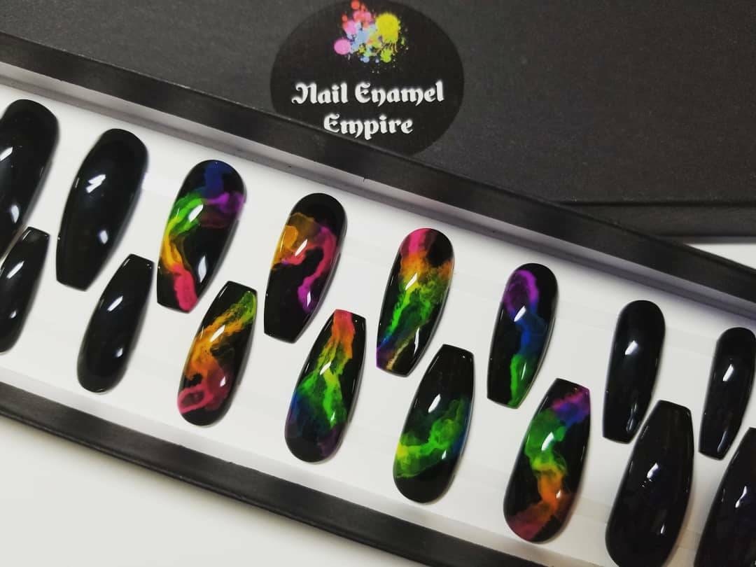 Neon Rauch Nägel | Drücken Sie Auf Die Falsche Künstliche In von Etsy - NailEnamelEmpire