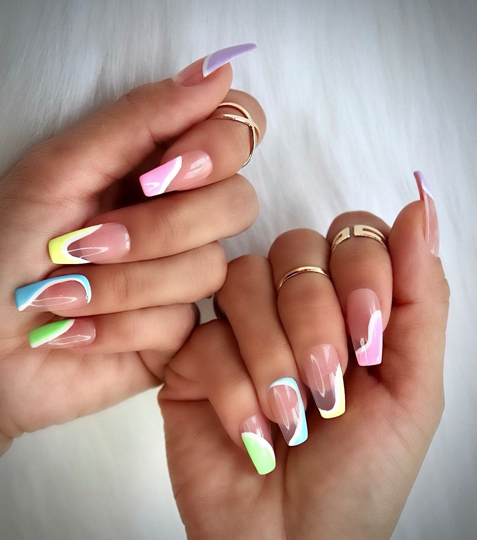 Mehrfarbige Halbe Wellen Drücken Sie Auf Die Nägel von Etsy - NailartbySoonie