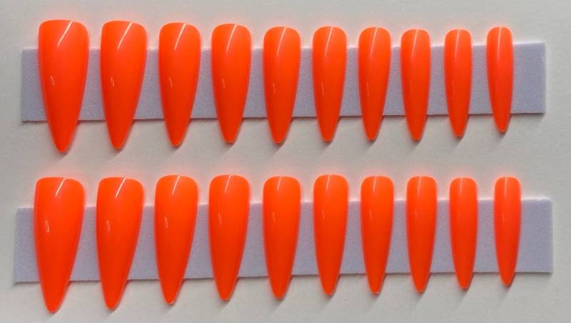 Orange Xlong Stiletto Press On Nail Kit von Etsy - NailditbyTara