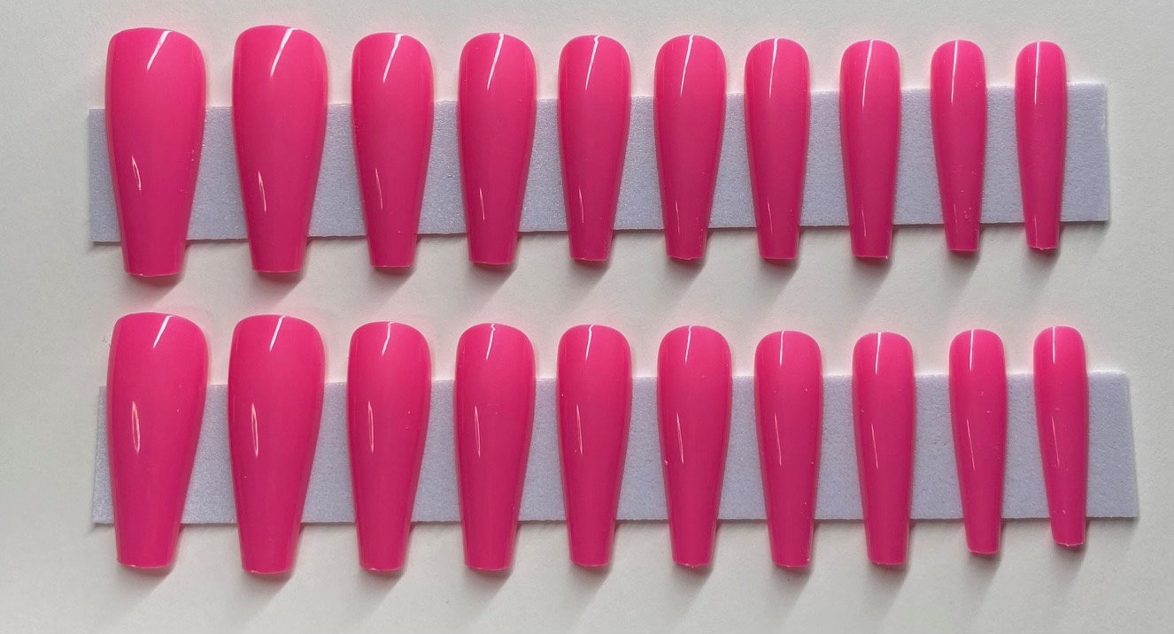 Rosa Xl Sarg Press On Nagel Kit Rosa Xl Sarg Press On Nagel Kit von Etsy - NailditbyTara