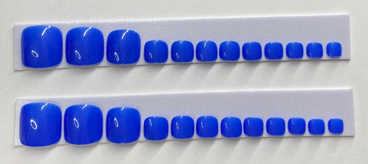 Schimmernde Blau Drücken Sie Auf Den Zehennagel Schimmernde Blau Drücken Sie Auf Den Zehennagel von Etsy - NailditbyTara