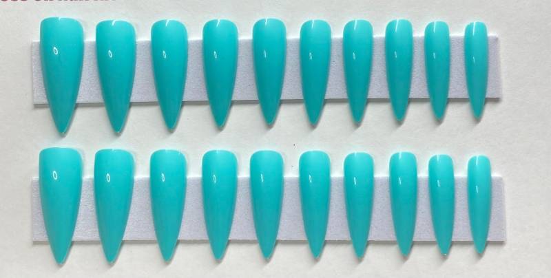 Türkis, Hellblau Xlong Stiletto Press On Nail Kit von Etsy - NailditbyTara
