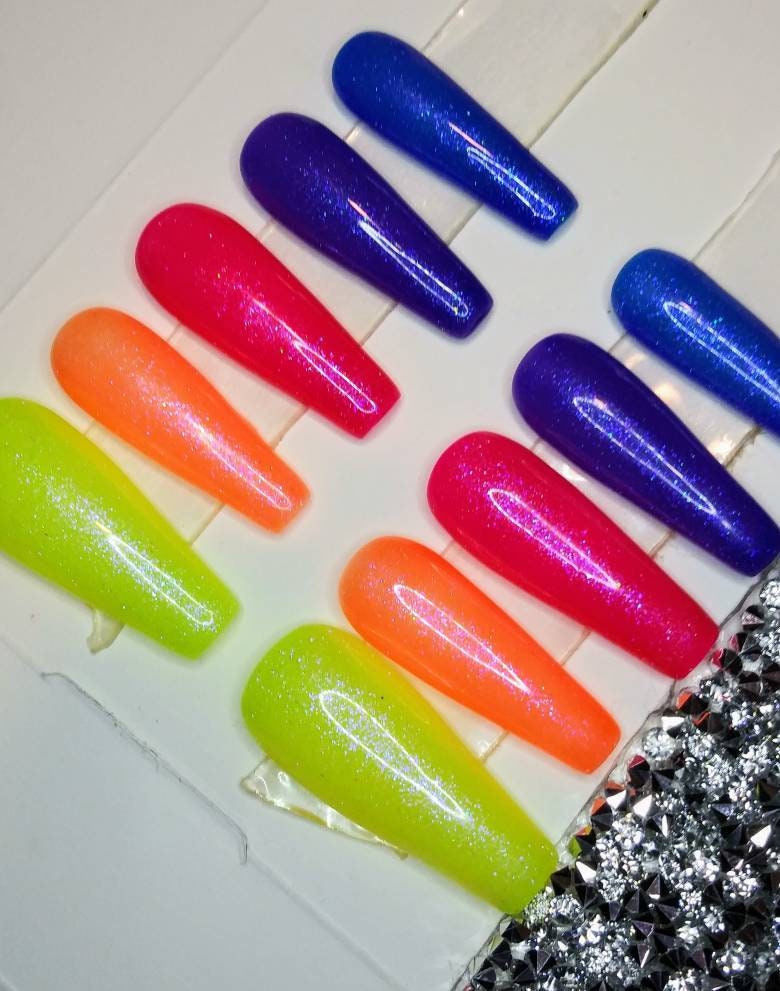 Helle Neon Regenbogen Glitzer Nägel Drücken Auf Verjüngte Ballerina Jede Form Kostenloser Versand von Etsy - NailedByRachel