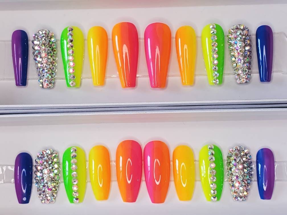 Neon Regenbogen Bling Drücken Sie Auf Nägel/Gelb Rosa Blau Lila Sarg Stolz Set Sommer Kristall von Etsy - NailedByRachel