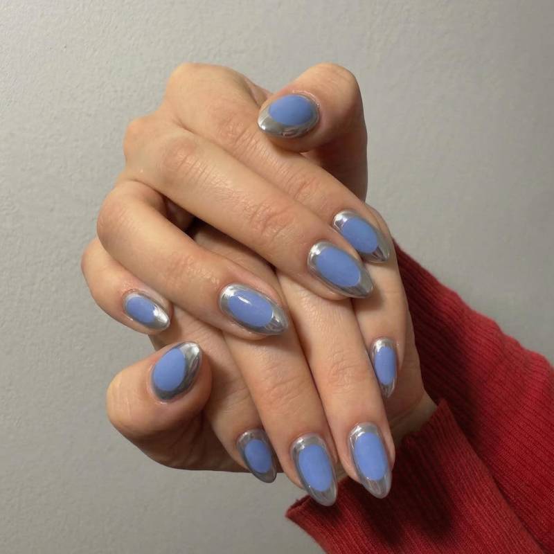 Chrome Orbit Design Blue Almond Nails von Etsy - NailsByBoa