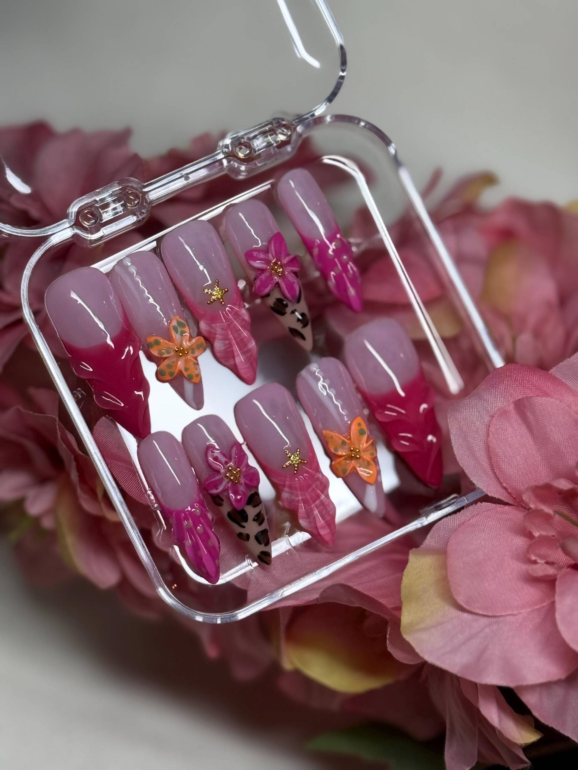 Rosa Blumen Leopard Drücken Sie Auf Die Nägel | Lange Stiletto Handgefertigtes Trendiges Sommerdesign Wiederverwendbare Falsche Set 3D Rosa Blumen Leopard Drücken Sie Auf Die Nägel | Lange Stiletto Handgefertigtes Trendiges Sommerdesign Wiederverwendbare Falsche Set 3D von Etsy - NailsByGoezde