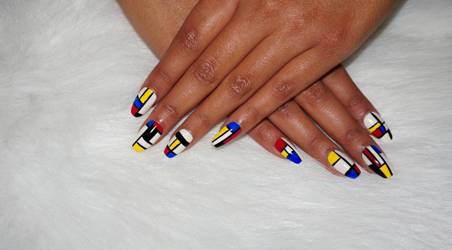 Bauhaus Inspirierte Press On Nails | Nailart Fake Kunstnägel Sarg, Stiletto, Mandel, Quadratisch, Rund, Etc von Etsy - NailsByLis