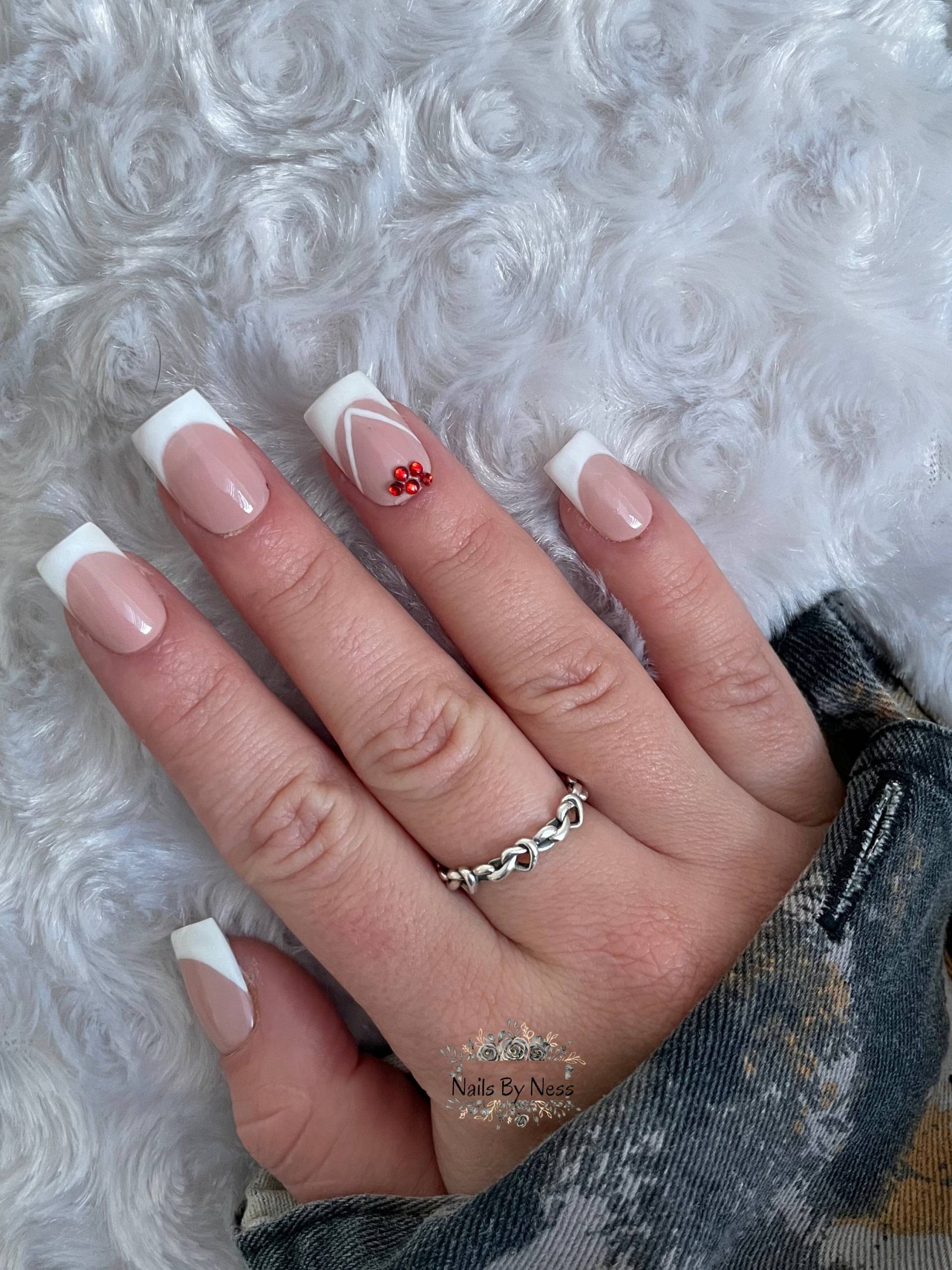 Wiederverwendbare Handbemalte Nägel | French Stick On 10 Falsche von Etsy - NailsByNess