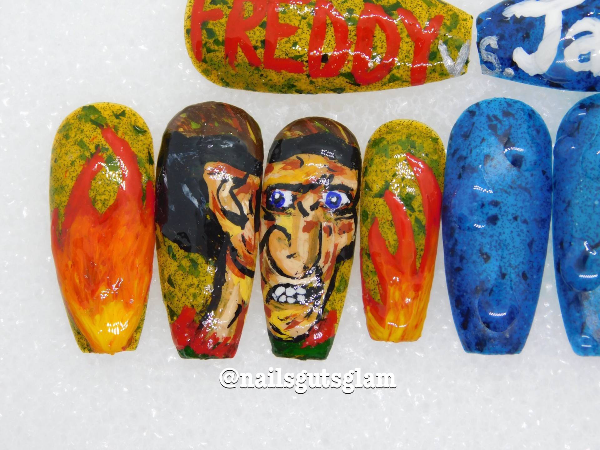 Freddy Vs. Jason Nails Variante 1 von Etsy - NailsGutsGlam