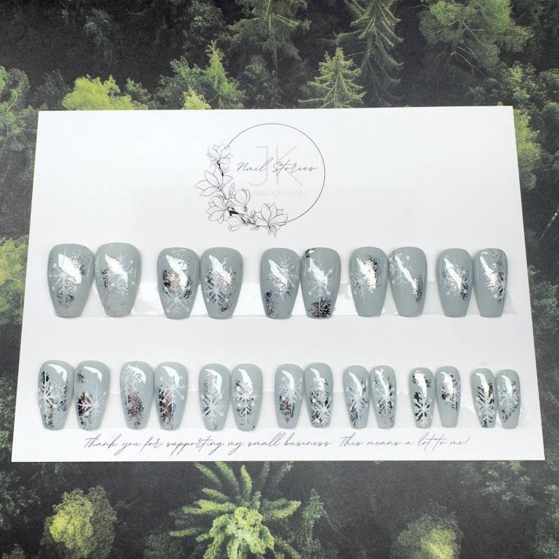 Grau Silber Weiß Winter Wonderland Christmas Collection-Ready To Wear Sets-No Sizing Needed Grau Silber Weiß Winter Wonderland Christmas Collection-Ready To Wear Sets-No Sizing Needed von Etsy - NailstoriesbyJK