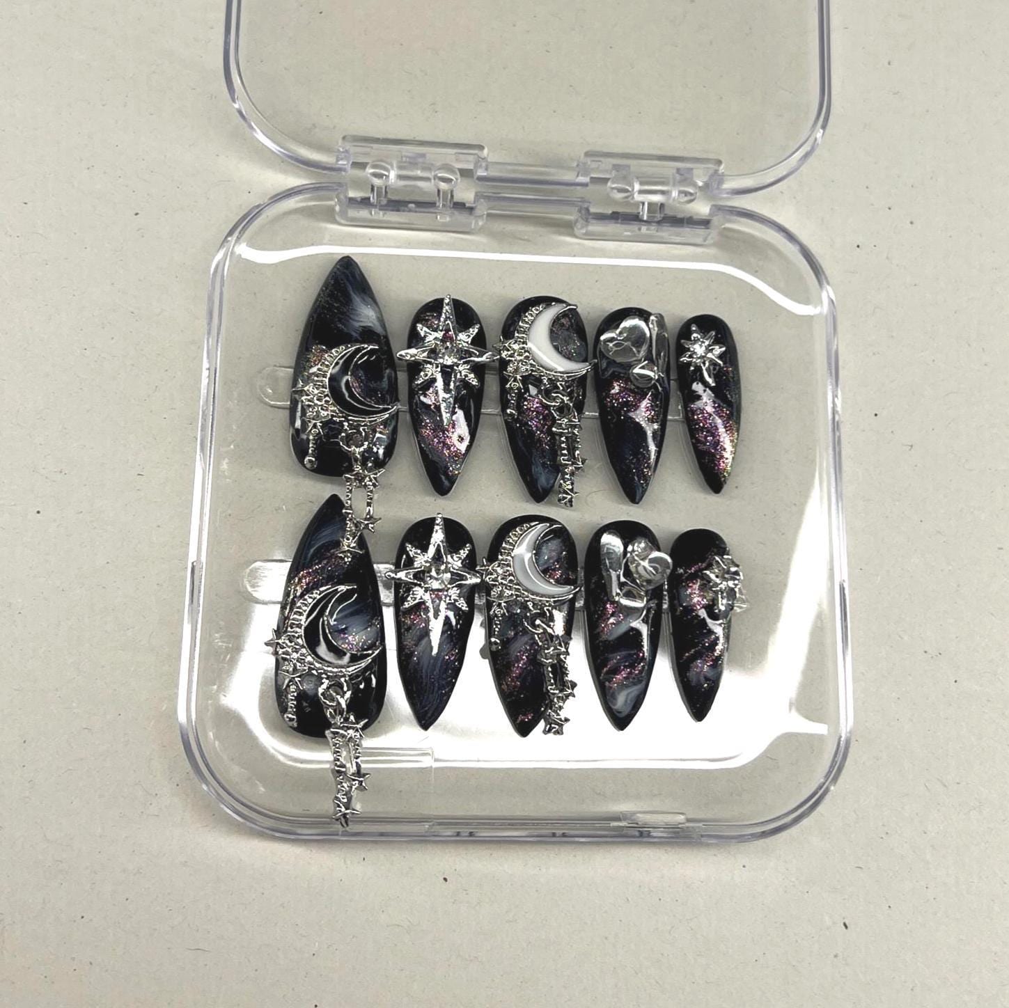 Black Galaxy Press On Nails Moon & Stars von Etsy - Nailzessa